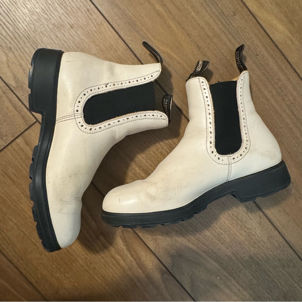 Blundstone Boots in Pearl Size 8.5